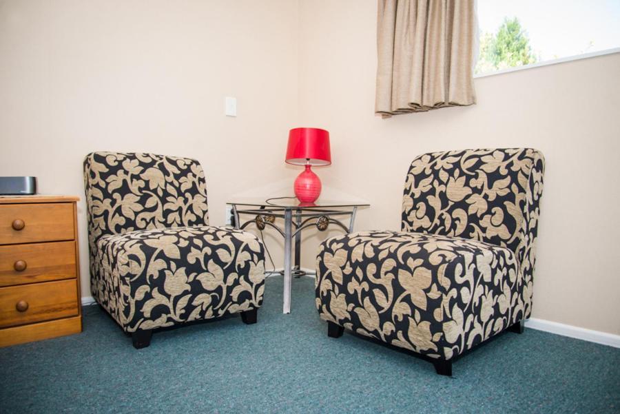 Te Waka Lodge Te Anau Extérieur photo