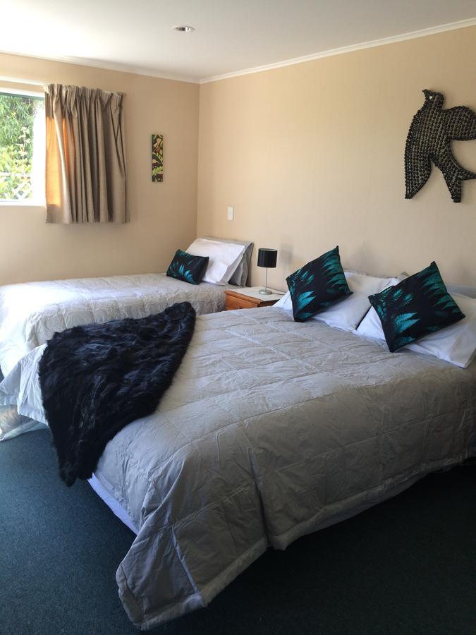 Te Waka Lodge Te Anau Extérieur photo