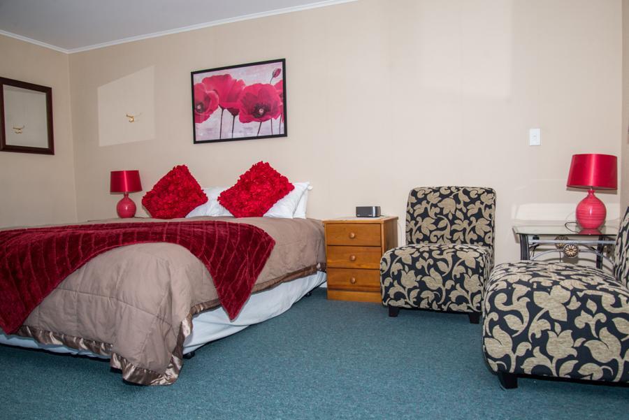 Te Waka Lodge Te Anau Extérieur photo