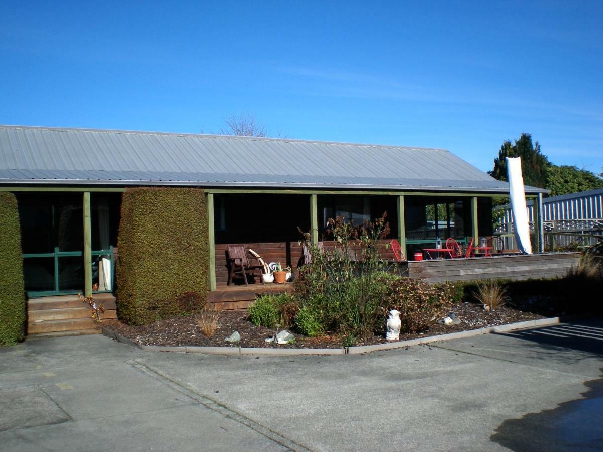 Te Waka Lodge Te Anau Extérieur photo